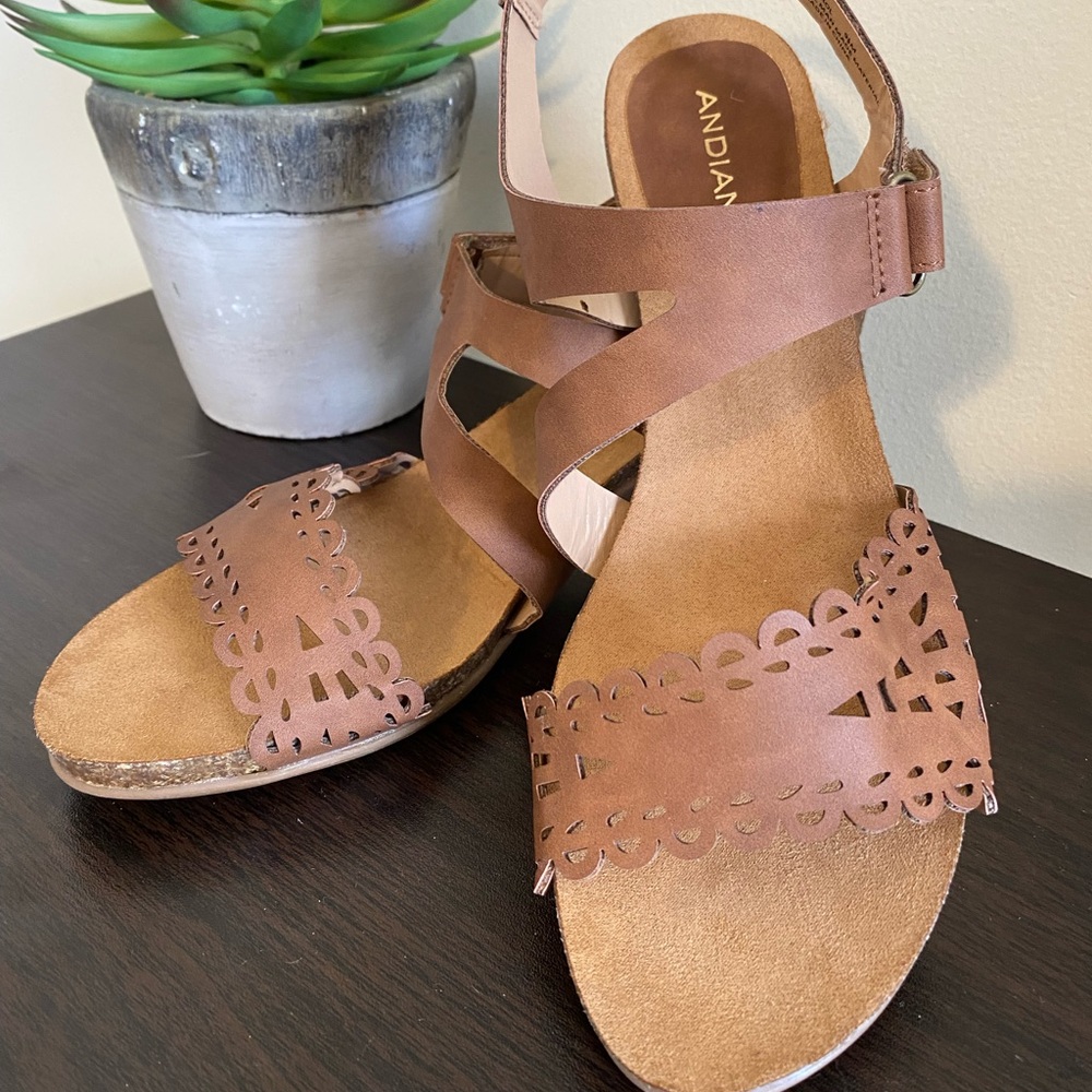 Heel Sandals 9.5 - Picture 2 of 5